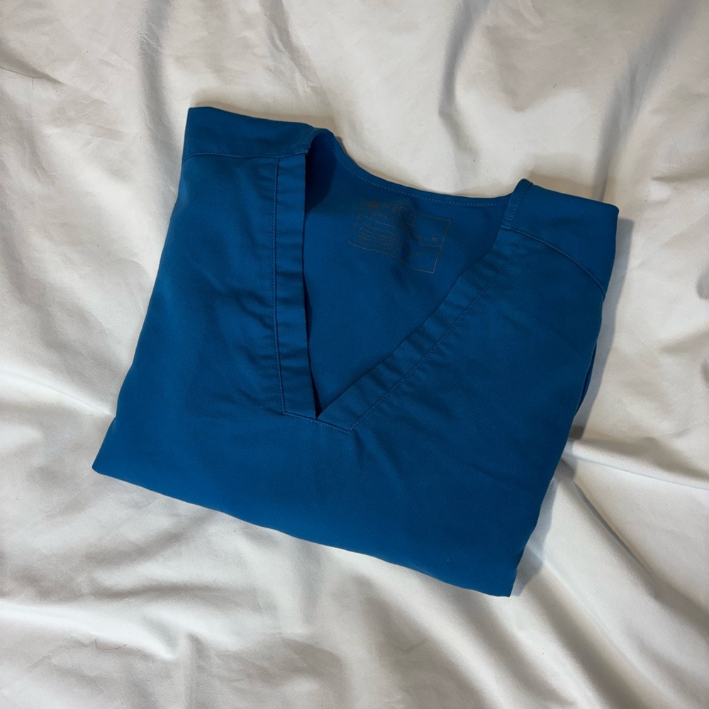 Figs Alpa Blue Casma Scrub Top
